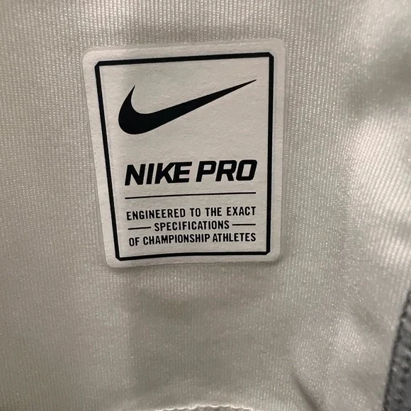 Nike Pro Men’s DriFit fitted athletic jersey. Size L - Picture 8 of 9